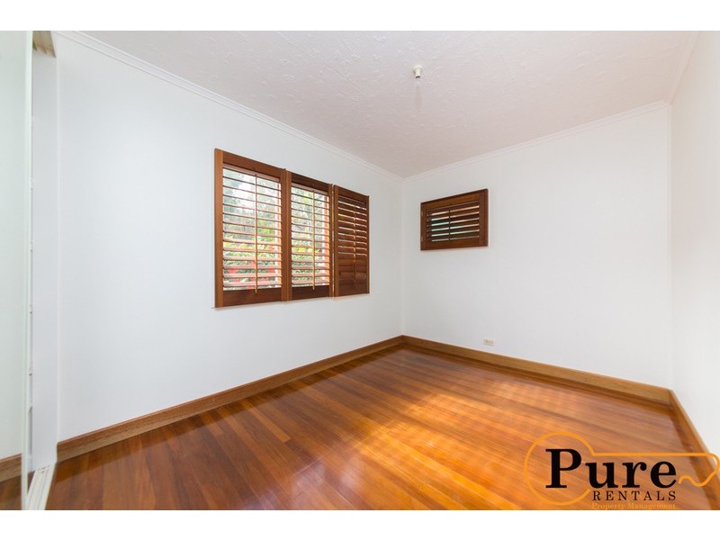 2 Redbourne Street, Chermside West QLD 4032
