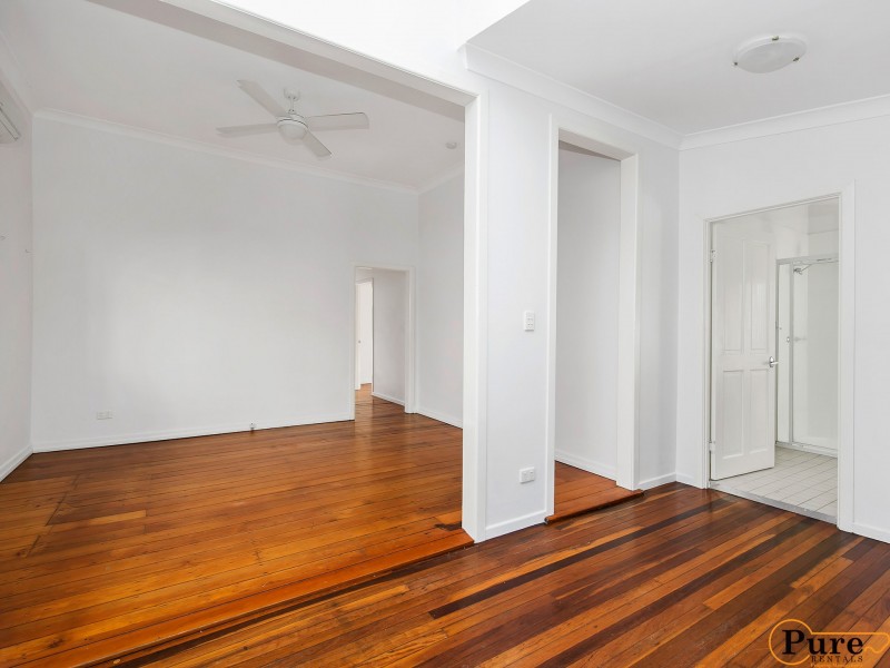 8 Elliott Street, Woolloongabba QLD 4102