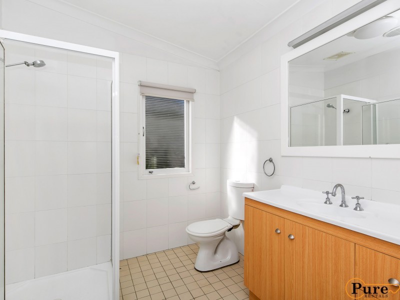 8 Elliott Street, Woolloongabba QLD 4102