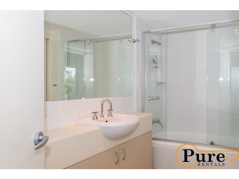 15/5 Rock Street, Scarborough QLD 4020