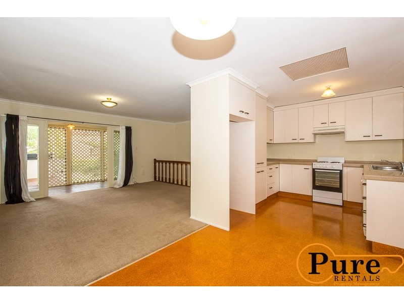 19 Tucker Street, Chapel Hill QLD 4069
