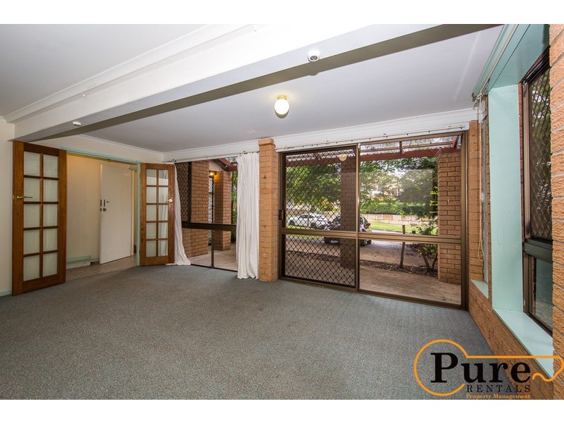 19 Tucker Street, Chapel Hill QLD 4069