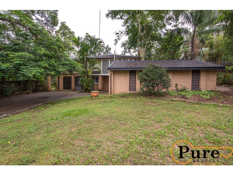 19 Tucker Street, Chapel Hill QLD 4069