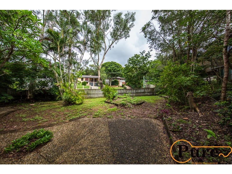 19 Tucker Street, Chapel Hill QLD 4069