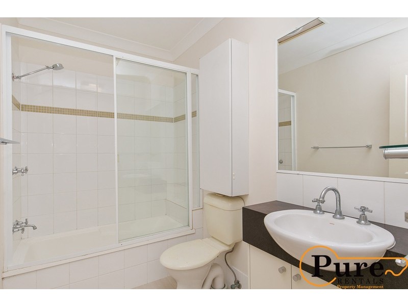 2/32 Sinclair Street, Kangaroo Point QLD 4169