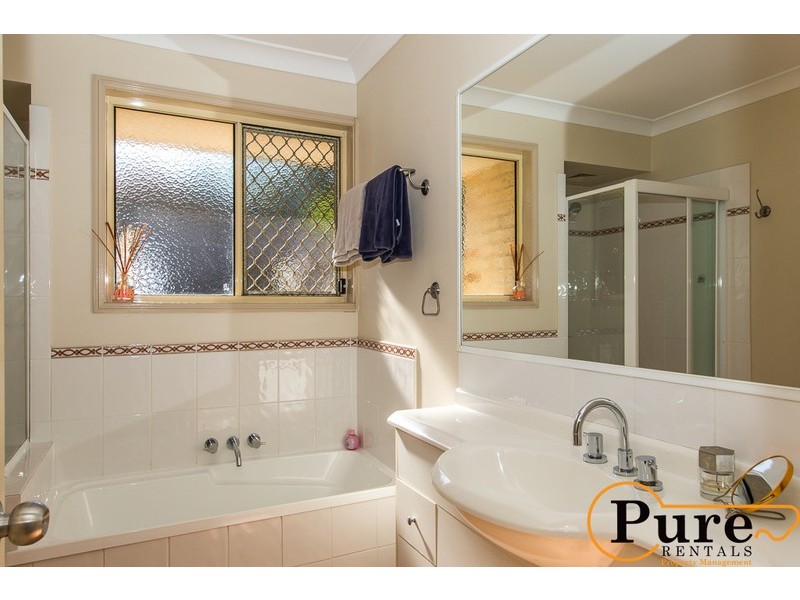 22 Matthews Way, Wakerley QLD 4154