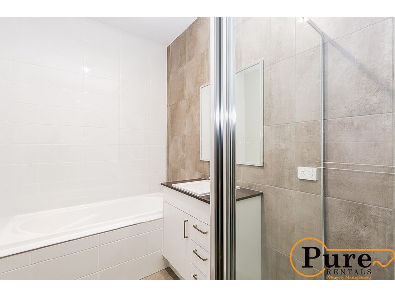 1/18 Foxtail Road, Ripley QLD 4306