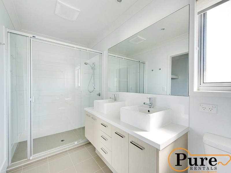 21 Tall Woods Court, Brookwater QLD 4300