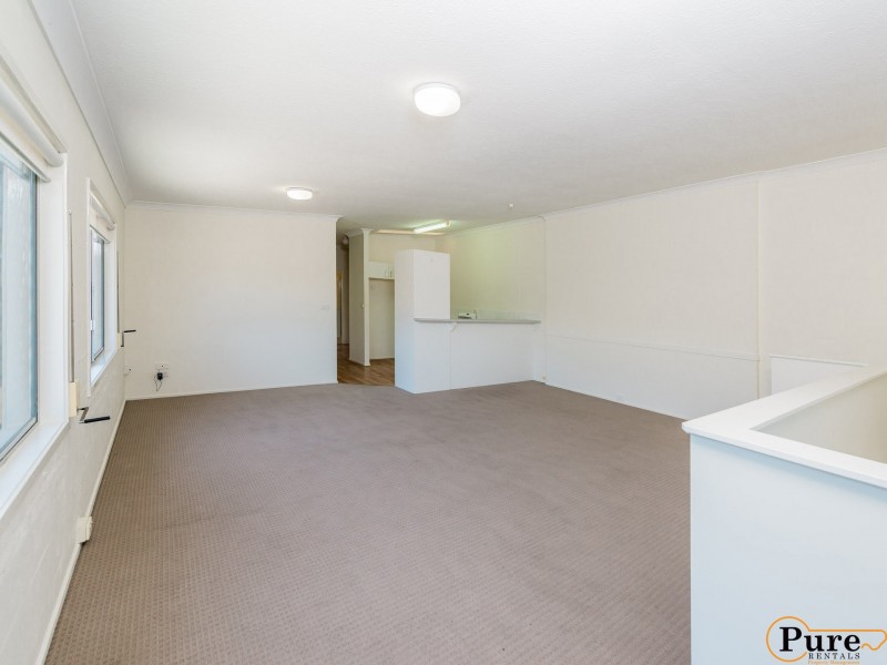 18 Barnett Place, Molendinar QLD 4214