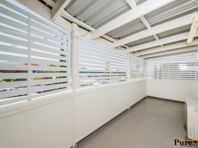 18 Barnett Place, Molendinar QLD 4214