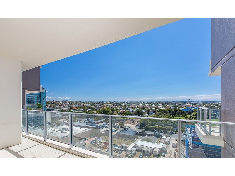 4135/37C Harbour Road, Hamilton QLD 4007