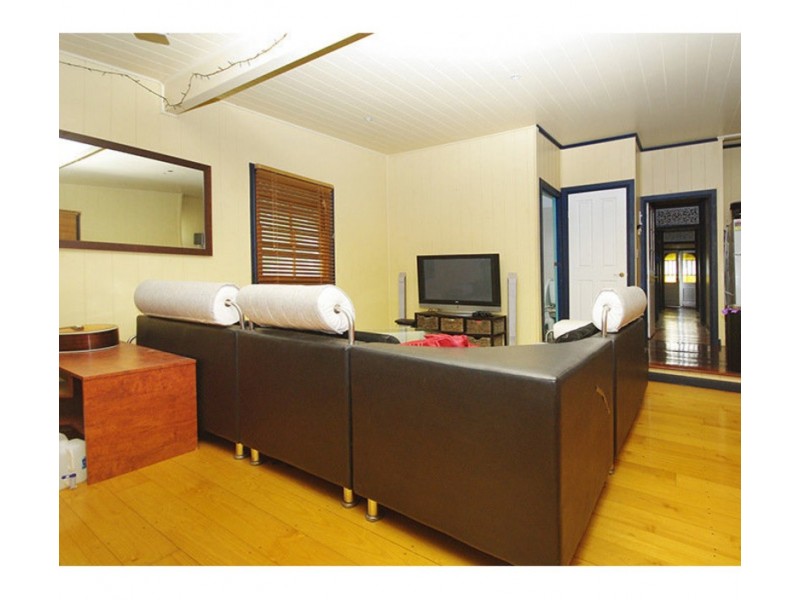 16 Sword Street, Woolloongabba QLD 4102