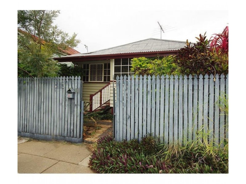 16 Sword Street, Woolloongabba QLD 4102