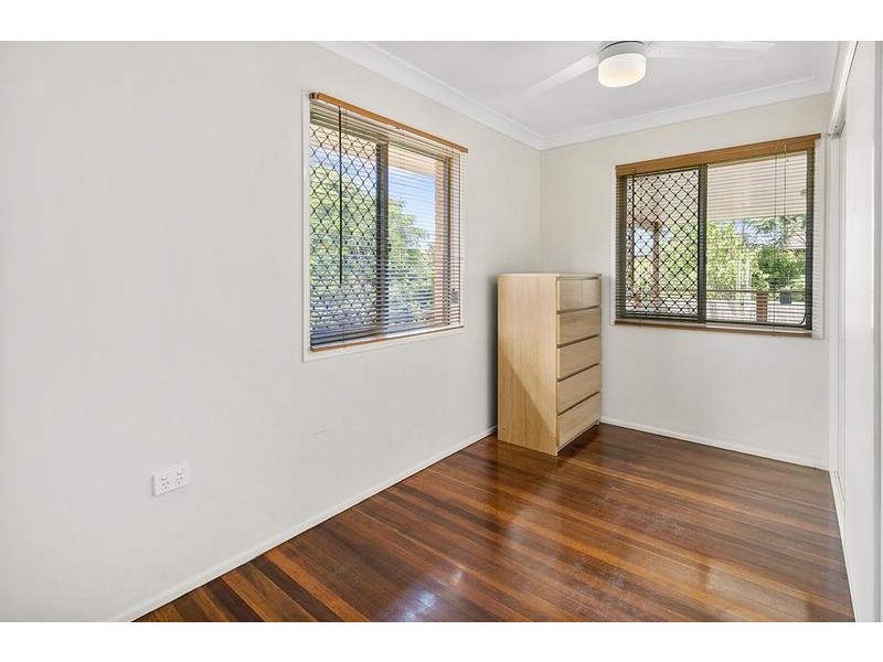 3 Winston Street, Wynnum West QLD 4178