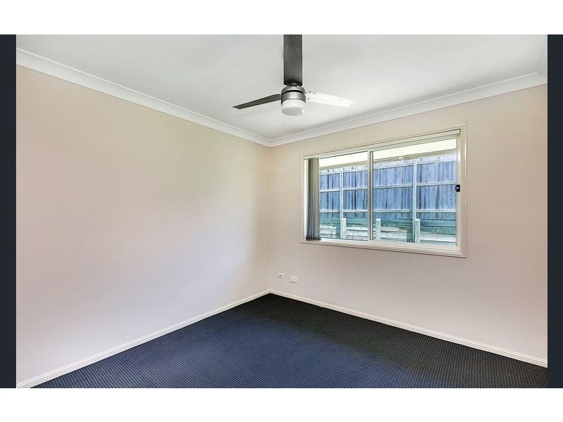 21 Charlton Place, Regents Park QLD 4118