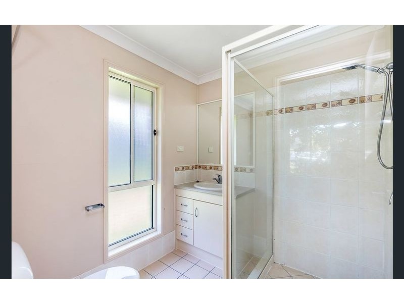 21 Charlton Place, Regents Park QLD 4118