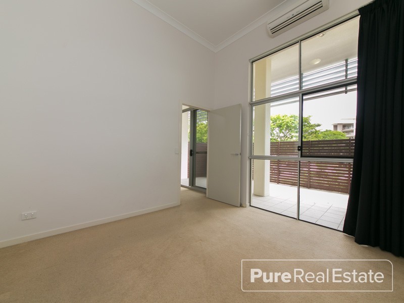 2/8 Belgrave Road, Indooroopilly QLD 4068