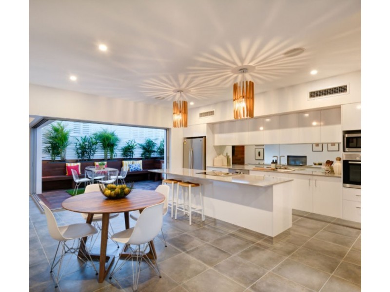 74 Stoneleigh Street, Albion QLD 4010