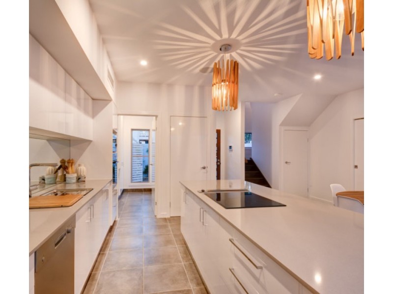 74 Stoneleigh Street, Albion QLD 4010