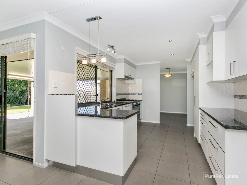 52 Bailey Road, Birkdale QLD 4159