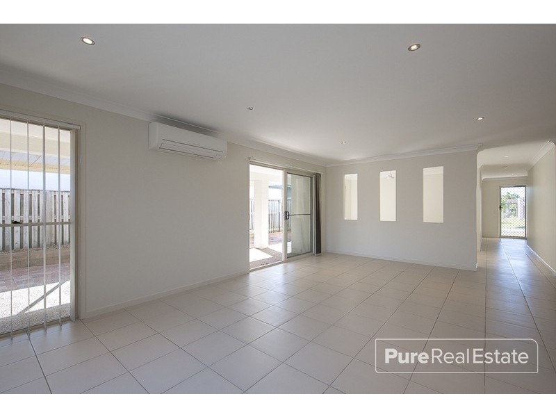 10 Kempsey Close, Fitzgibbon QLD 4018
