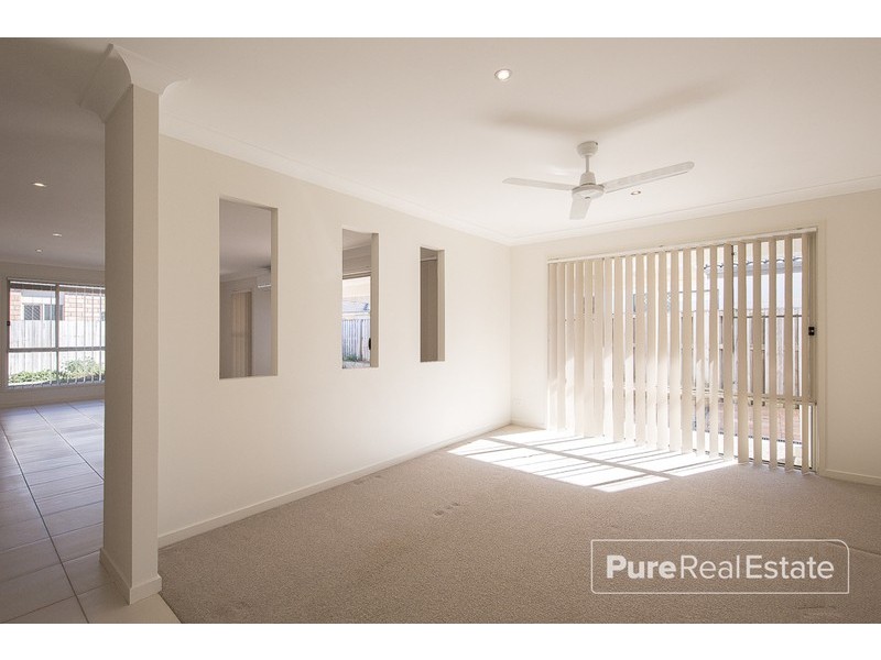 10 Kempsey Close, Fitzgibbon QLD 4018