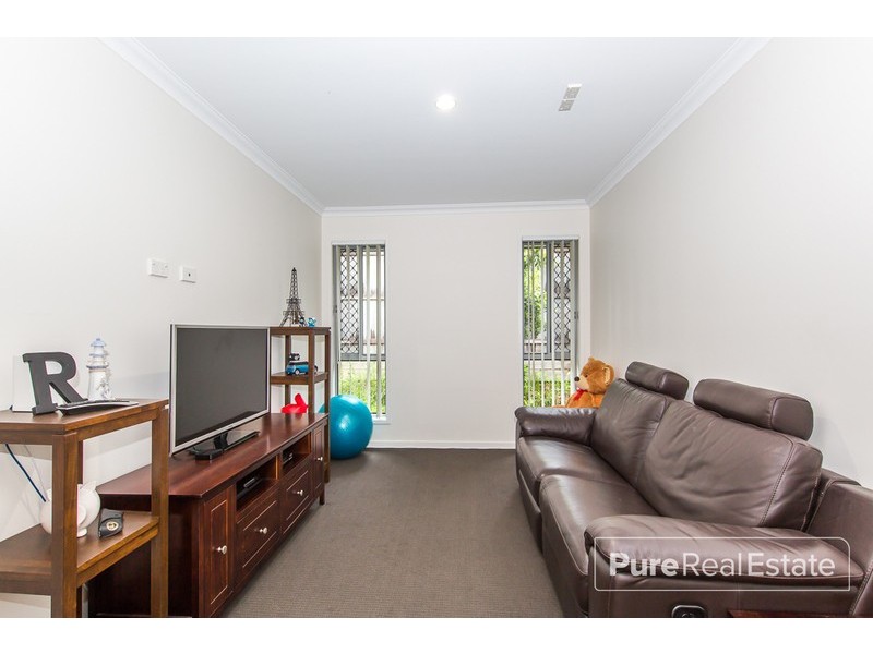 8 Gidran Close, Durack QLD 4077
