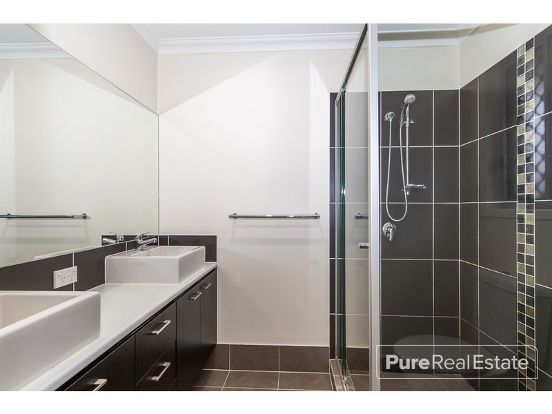 8 Gidran Close, Durack QLD 4077