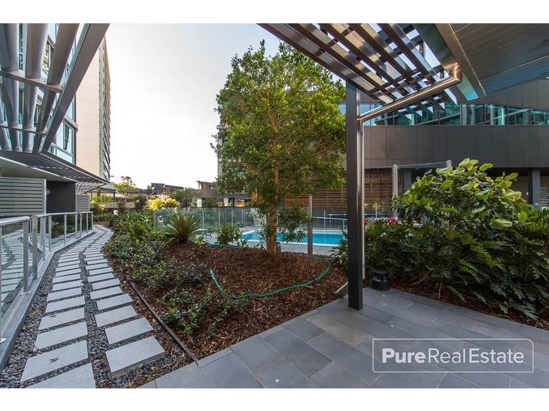 10702/8 Harbour Road, Hamilton QLD 4007