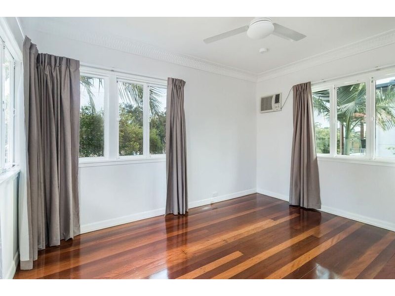 5 Vaucluse Street, Wavell Heights QLD 4012