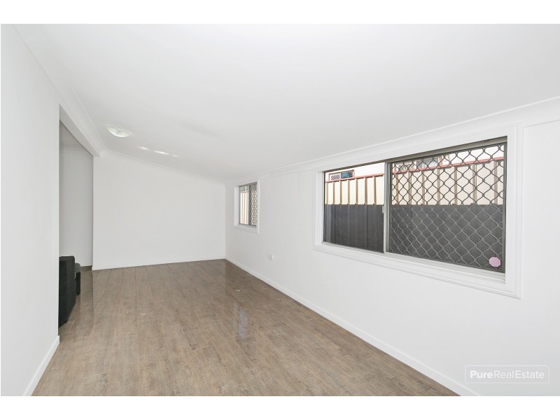 13 Laurel Street, Woodridge QLD 4114