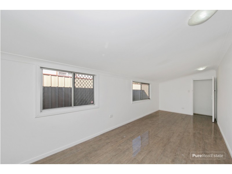 13 Laurel Street, Woodridge QLD 4114