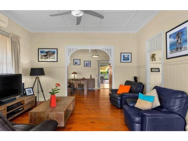 16 Kinnaird Street, Ashgrove QLD 4060