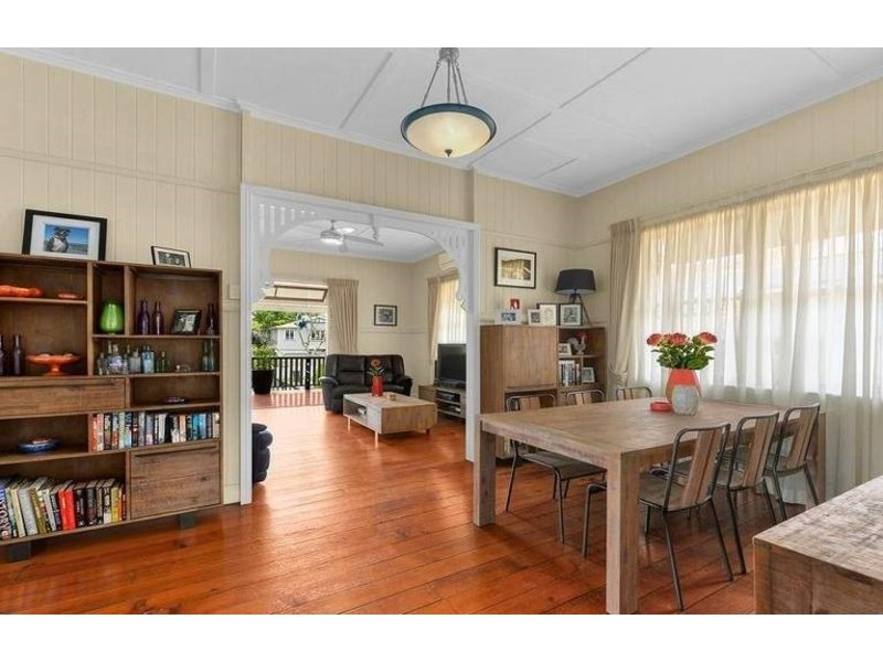 16 Kinnaird Street, Ashgrove QLD 4060