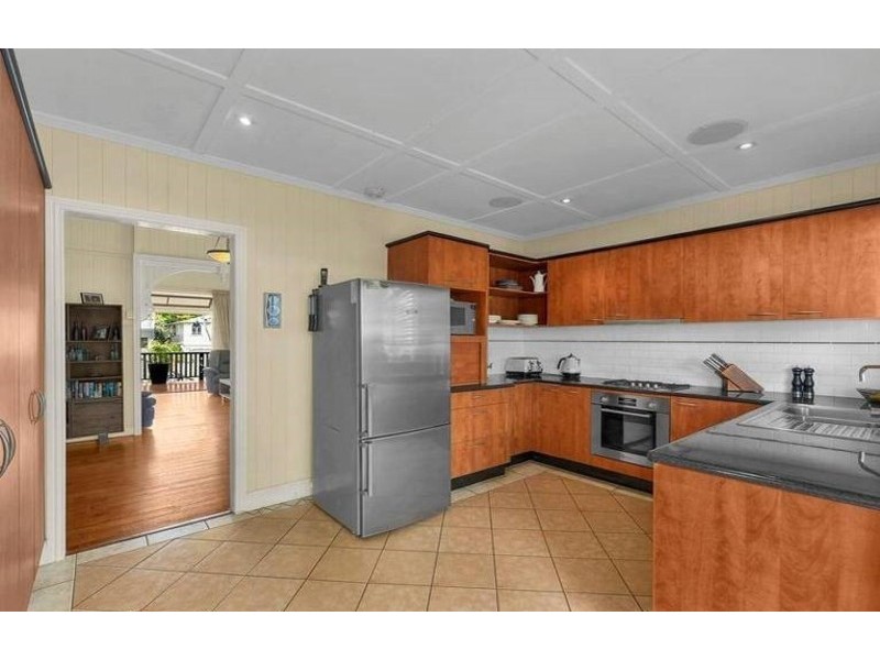 16 Kinnaird Street, Ashgrove QLD 4060