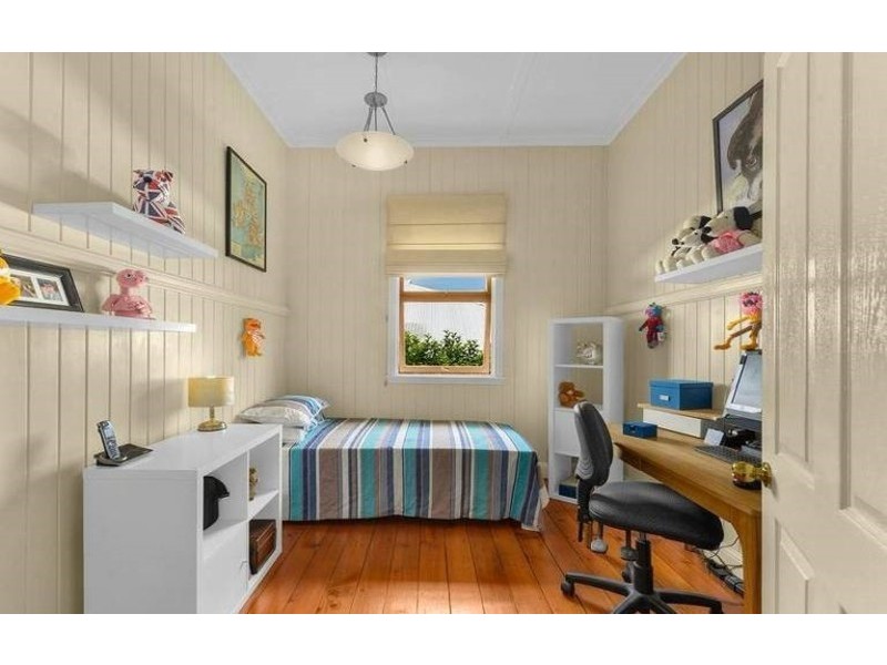 16 Kinnaird Street, Ashgrove QLD 4060