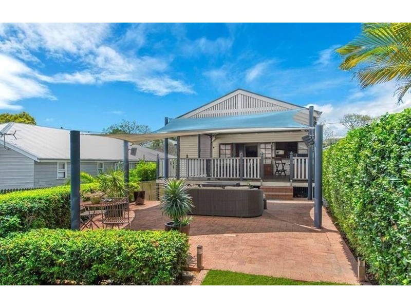 16 Kinnaird Street, Ashgrove QLD 4060