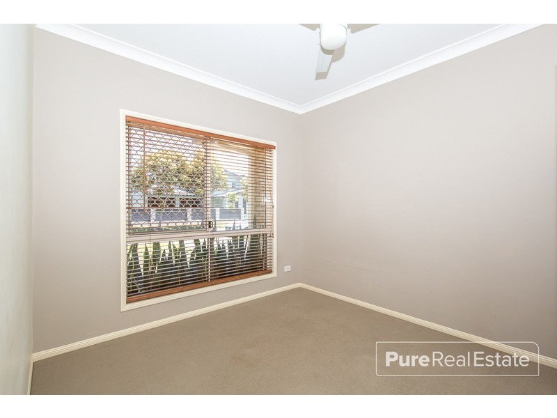 18 Kangaroo Street, North Lakes QLD 4509