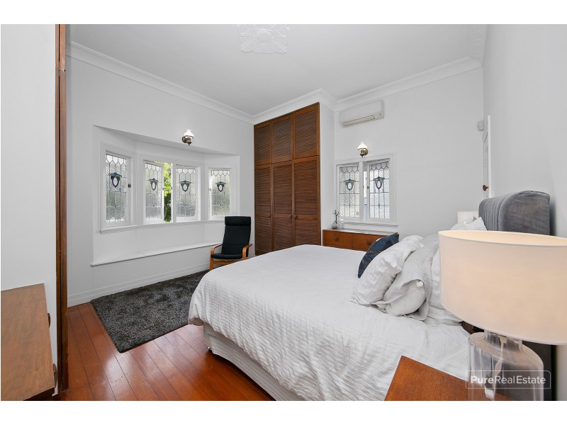 17 Dennis Street, Grange QLD 4051