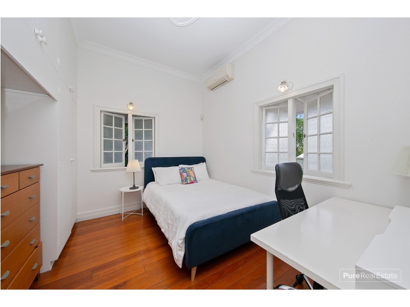 17 Dennis Street, Grange QLD 4051