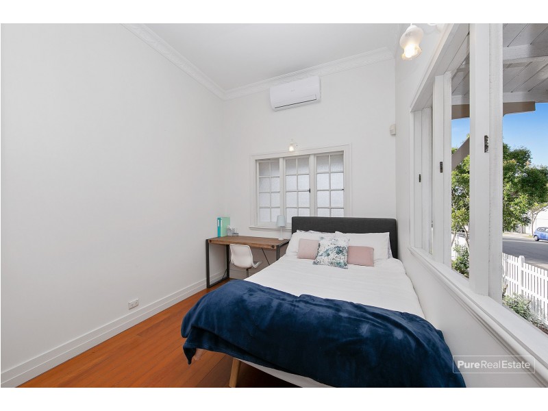 17 Dennis Street, Grange QLD 4051