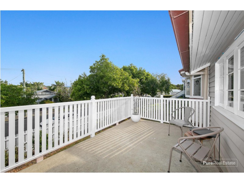 17 Dennis Street, Grange QLD 4051