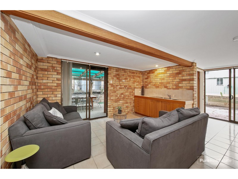 17 Dennis Street, Grange QLD 4051