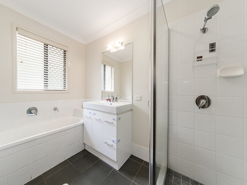 36 Campbell Terrace, Oxley QLD 4075