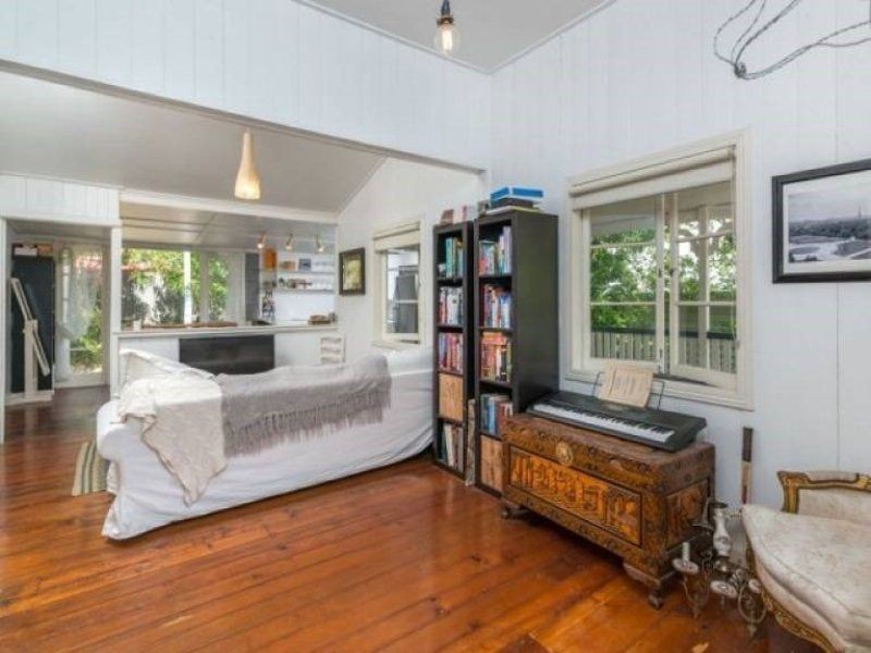 20 Sackville Street, Milton QLD 4064