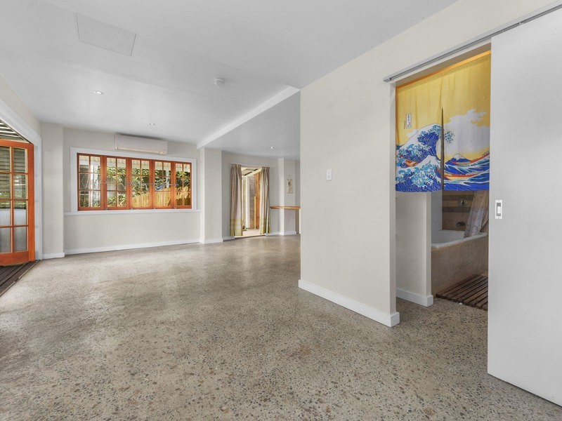 42D Macgregor Terrace, Bardon QLD 4065