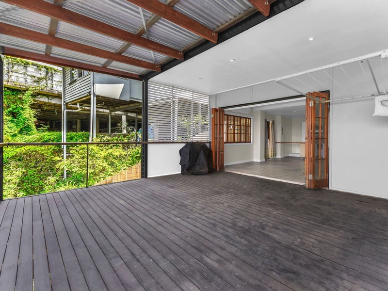 42D Macgregor Terrace, Bardon QLD 4065