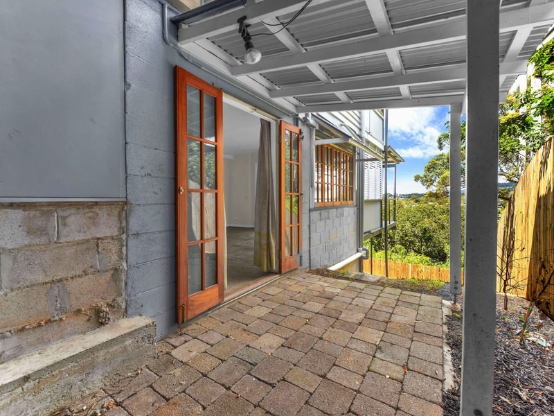 42D Macgregor Terrace, Bardon QLD 4065