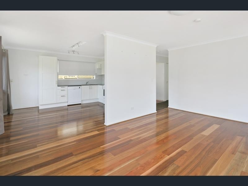 18 Kenmar Street, Wynnum West QLD 4178