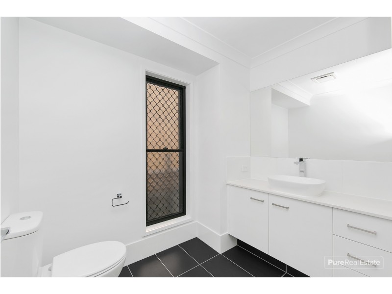 12 Forbes Crescent, Upper Kedron QLD 4055